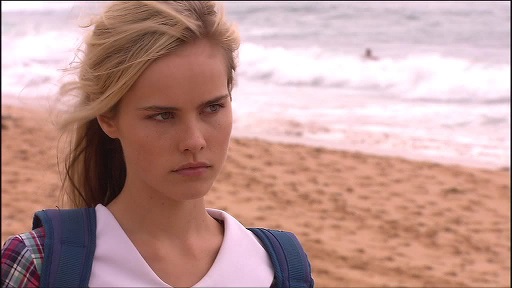 Isabel Lucas as Kit Hunter. - Isabel-Lucas